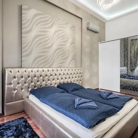 Opera Luxury With Free Parking Boedapest