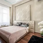 Opera Luxury With Free Parking בודפשט