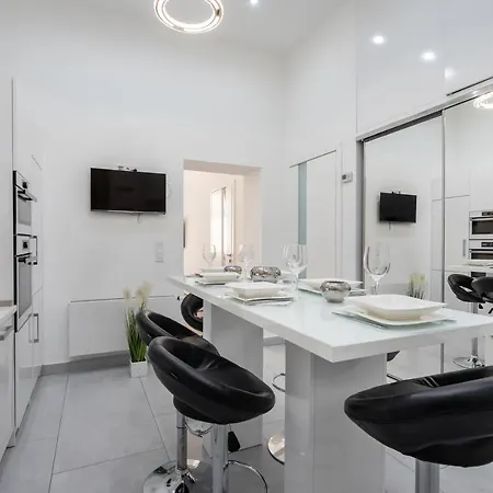 Apartament Opera Luxury With Free Parking