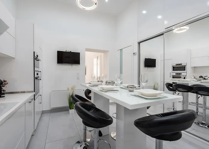 Apartament Opera Luxury With Free Parking