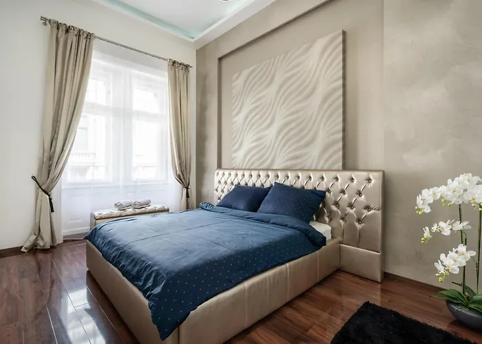 Opera Luxury With Free Parking
