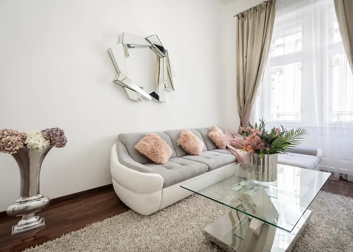 Opera Luxury With Free Parking Apartmán *
